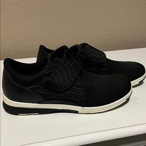 DREW Black and White Women's orthopedic Sneakers *** NARROW WIDTH ***